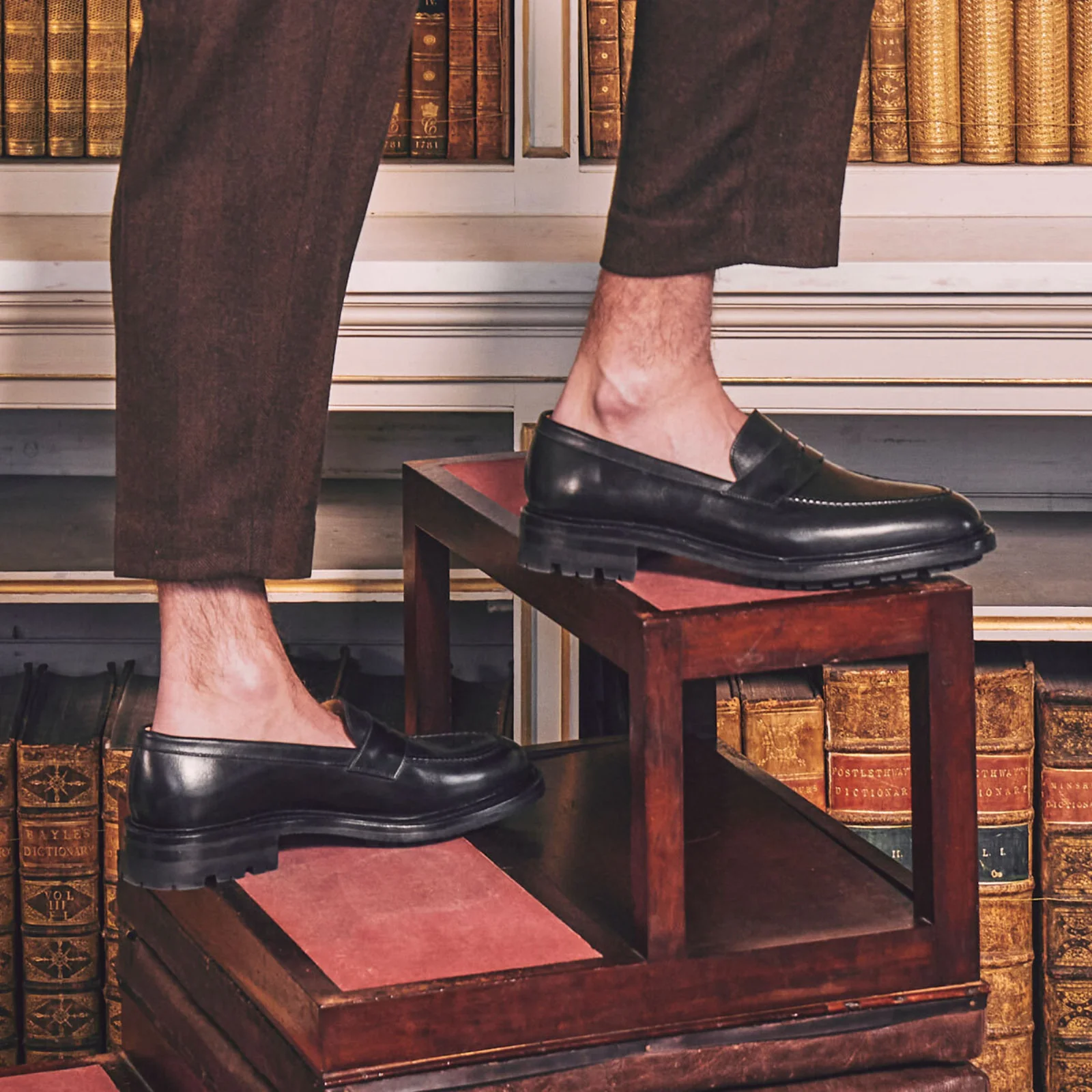 Herring Brighton mens rubber-soled loafers in black calf - Image 6