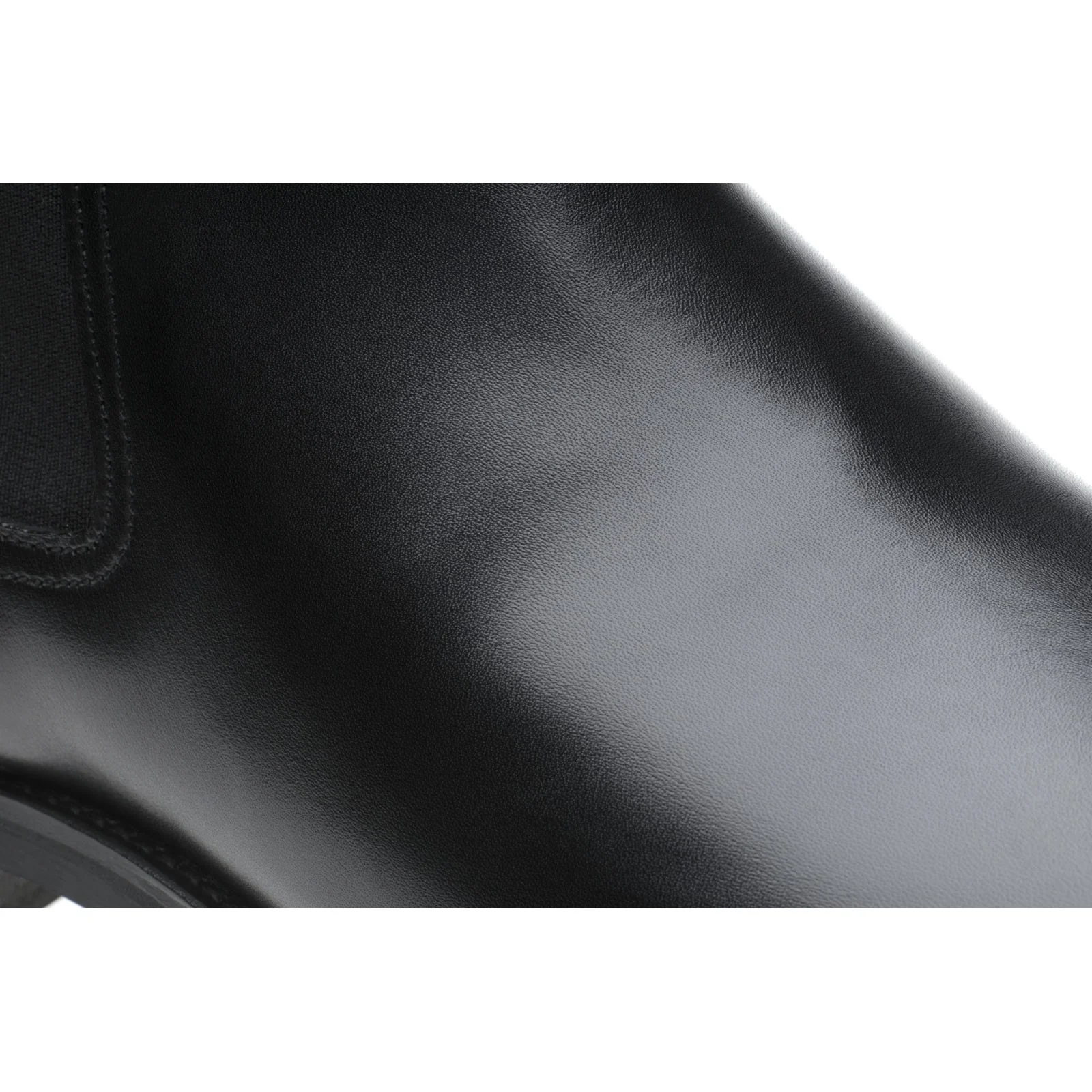 Herring Chichester mens rubber-soled Chelsea boots in black calf - Image 4