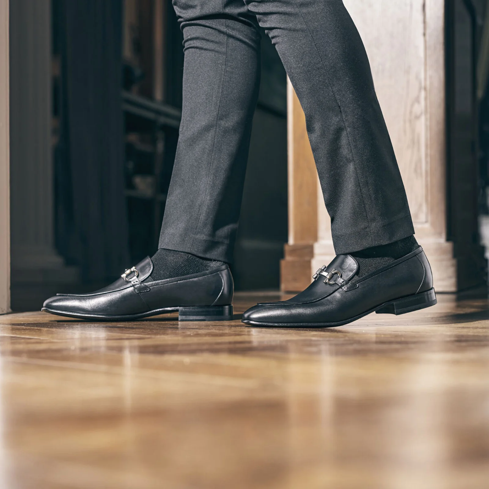 Herring Dillon mens loafers in black calf - Image 6