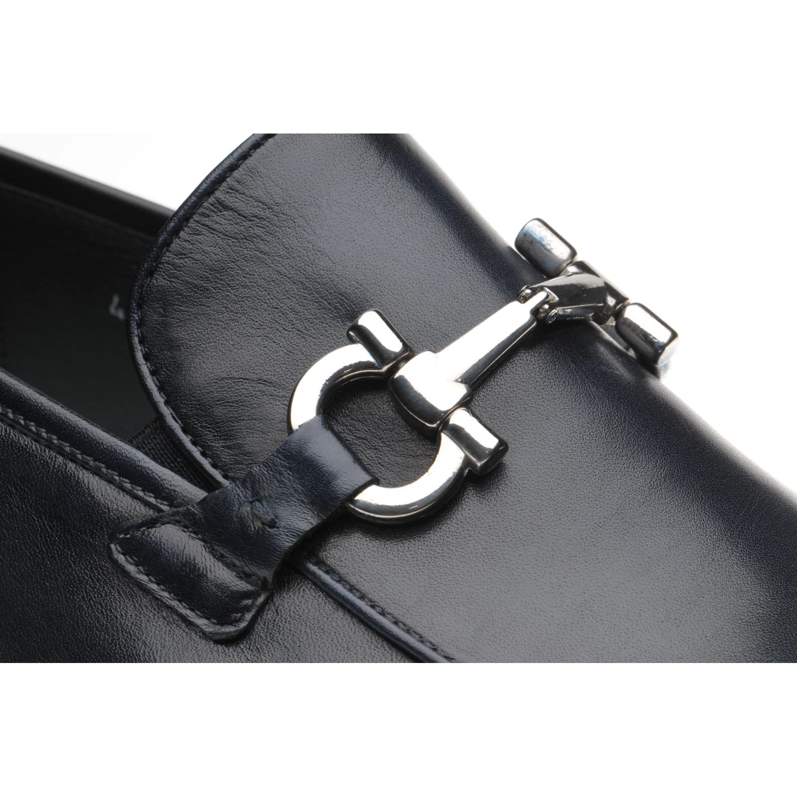 Herring Dillon mens loafers in navy calf - Image 4