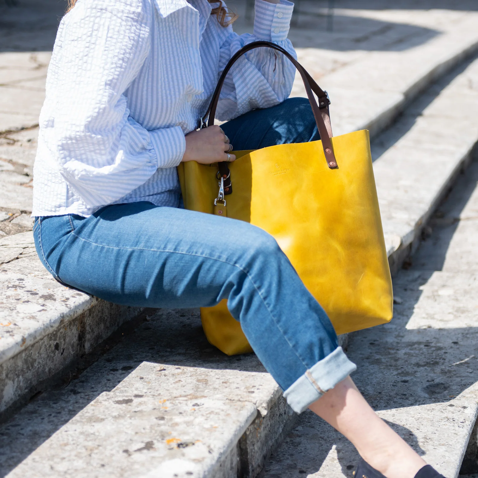 Herring Vixen Tote Bag in yellow waxy calf - Image 5