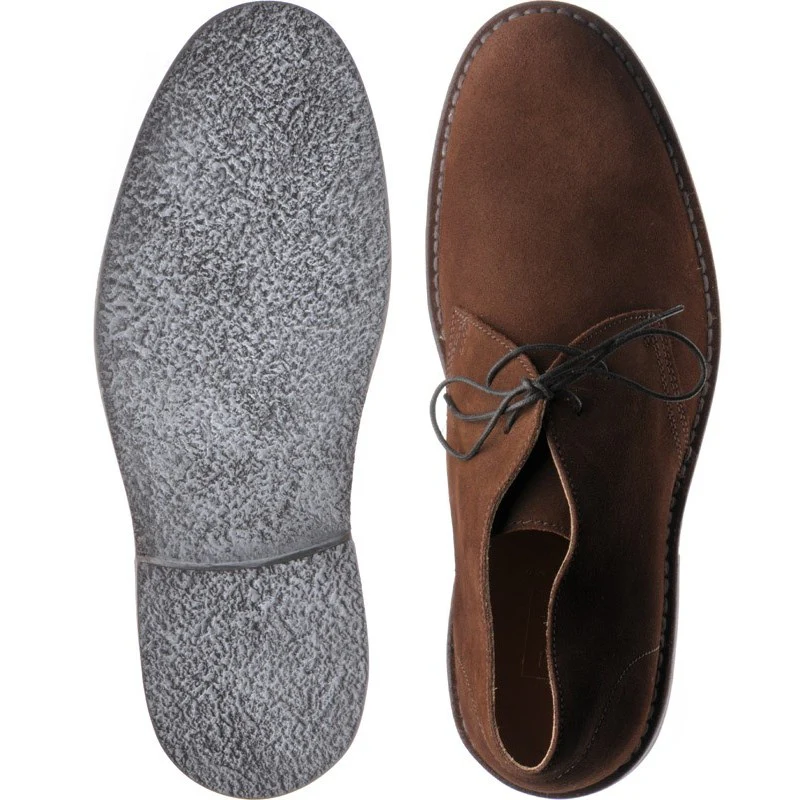 Loake Sahara mens rubber-soled Chukka boots in brown suede - Image 3